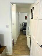 City Nearby - Parking - Wifi - Garden - Sleeps 4