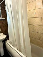 City Nearby - Parking - Wifi - Garden - Sleeps 4