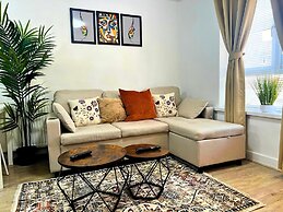 City Nearby - Parking - Wifi - Garden - Sleeps 4