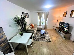 City Nearby - Parking - Wifi - Garden - Sleeps 4