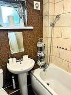 City Nearby - Parking - Wifi - Garden - Sleeps 4