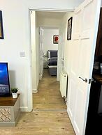 City Nearby - Parking - Wifi - Garden - Sleeps 4
