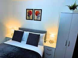 City Nearby - Parking - Wifi - Garden - Sleeps 4