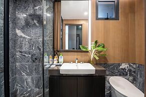 Odela West Tower Riverside Apt Hotel