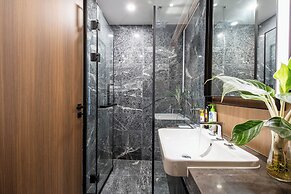 Odela West Tower Riverside Apt Hotel