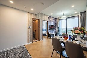 Eaton Park Riverside Luxury Vacation