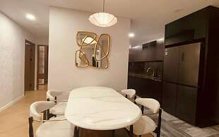 Eaton Park Riverside Luxury Vacation