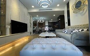 Eaton Park Riverside Luxury Vacation