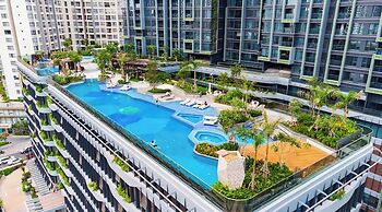 Eaton Park Riverside Luxury Vacation