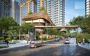 Eaton Park Riverside Luxury Vacation