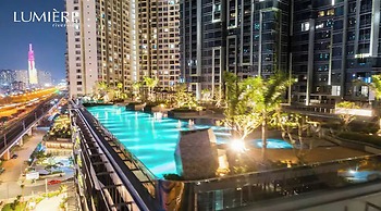 Eaton Park Riverside Luxury Vacation