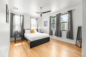 East Austin Condo - 2 Bedrooms & Parking