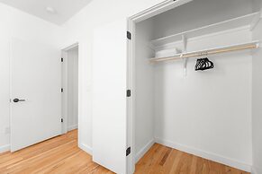 East Austin Condo - 2 Bedrooms & Parking