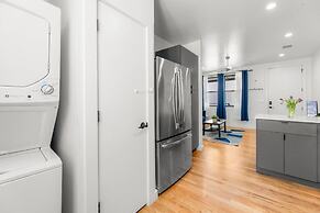 East Austin Condo - 2 Bedrooms & Parking