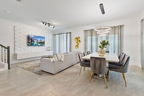 Brand New Home 5 Bedrooms 4 Baths At Storey Lake