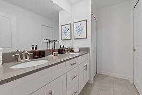 New Home Luxury 8 Bedrooms 5 Baths At Storey Lake