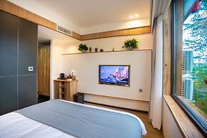 Bie You Dong Tian.Mountain home