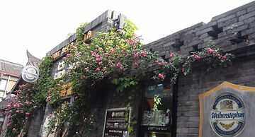 Bie You Dong Tian.Mountain home