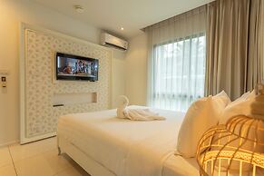 Everything U Need Walking Distance c108