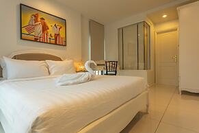 Everything U Need Walking Distance c108