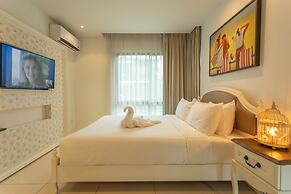 Everything U Need Walking Distance c108