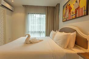 Everything U Need Walking Distance c108