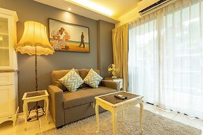 Everything U Need Walking Distance c108