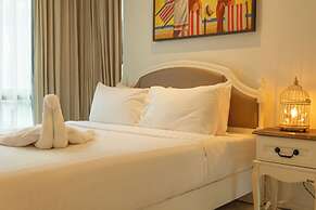 Everything U Need Walking Distance c108