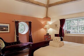 Artisan Hall Stunning Grandeur Cotswolds