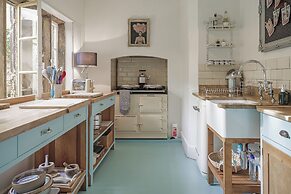Artisan Hall Stunning Grandeur Cotswolds