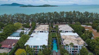 Everything walking  Gym Sauna Beach c120