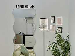 Corgi House Beachstay Da Nang