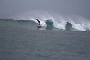 Avanti Surf & Stay