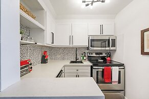 Stunning Studio Bay Views & Parking