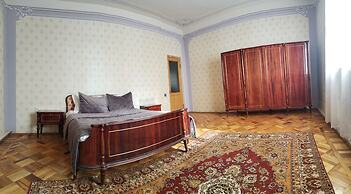 Airport to Echmiadzin Guest House