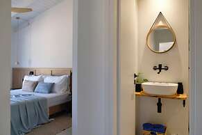 Evia Bay Suites & Retreats