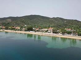 Evia Bay Suites & Retreats