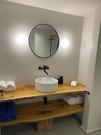 Evia Bay Suites & Retreats