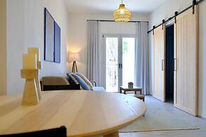 Evia Bay Suites & Retreats