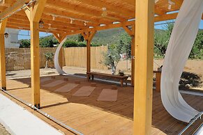 Evia Bay Suites & Retreats