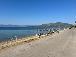 Evia Bay Suites & Retreats