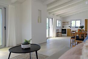 Evia Bay Suites & Retreats