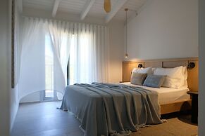Evia Bay Suites & Retreats