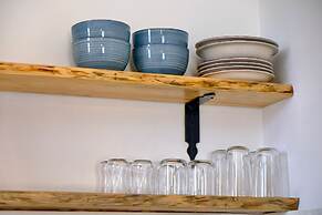 Evia Bay Suites & Retreats