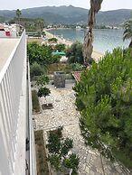 Evia Bay Suites & Retreats