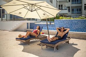 Royal Kahal Beach Resort