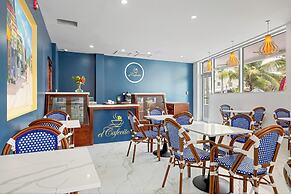 Royal Kahal Beach Resort