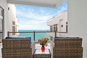 Royal Kahal Beach Resort