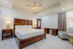 Royal Kahal Beach Resort