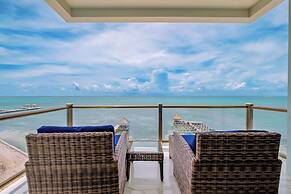 Royal Kahal Beach Resort